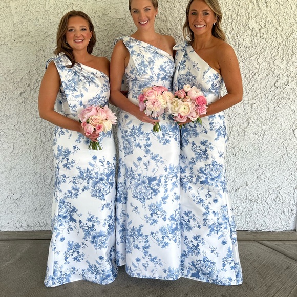 Blue and white floral Alfred sung floor length gown - Picture 2 of 4
